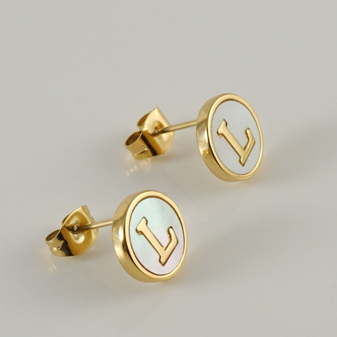 Brincos com Iniciais "Vintage"