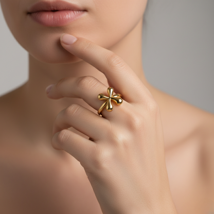 Anel Ajustável com Inicial "Luxe Bubble"