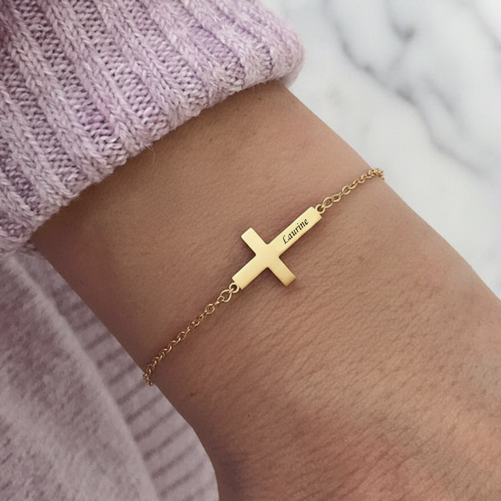 Pulseira com Nome "Sideways Cross"