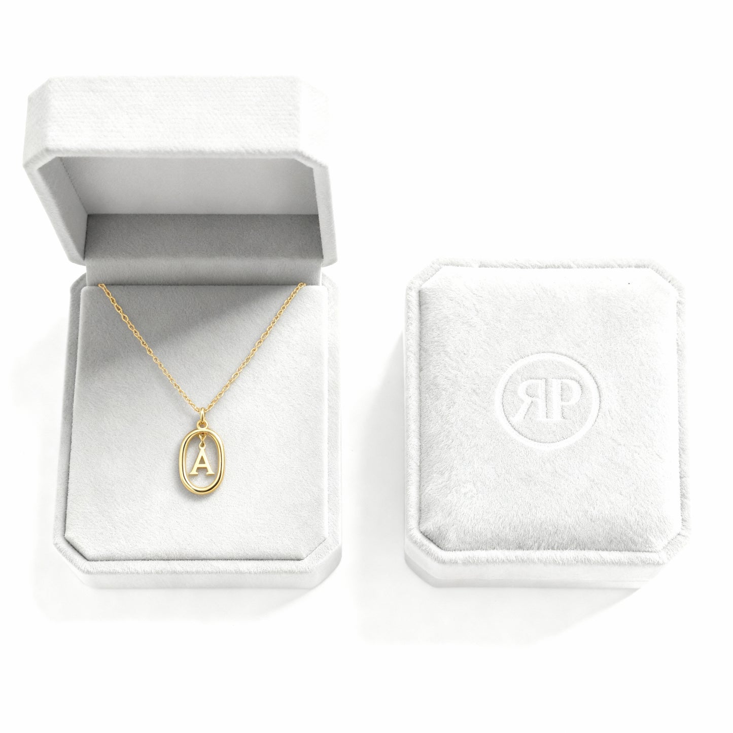 Colar com Inicial "Charm"