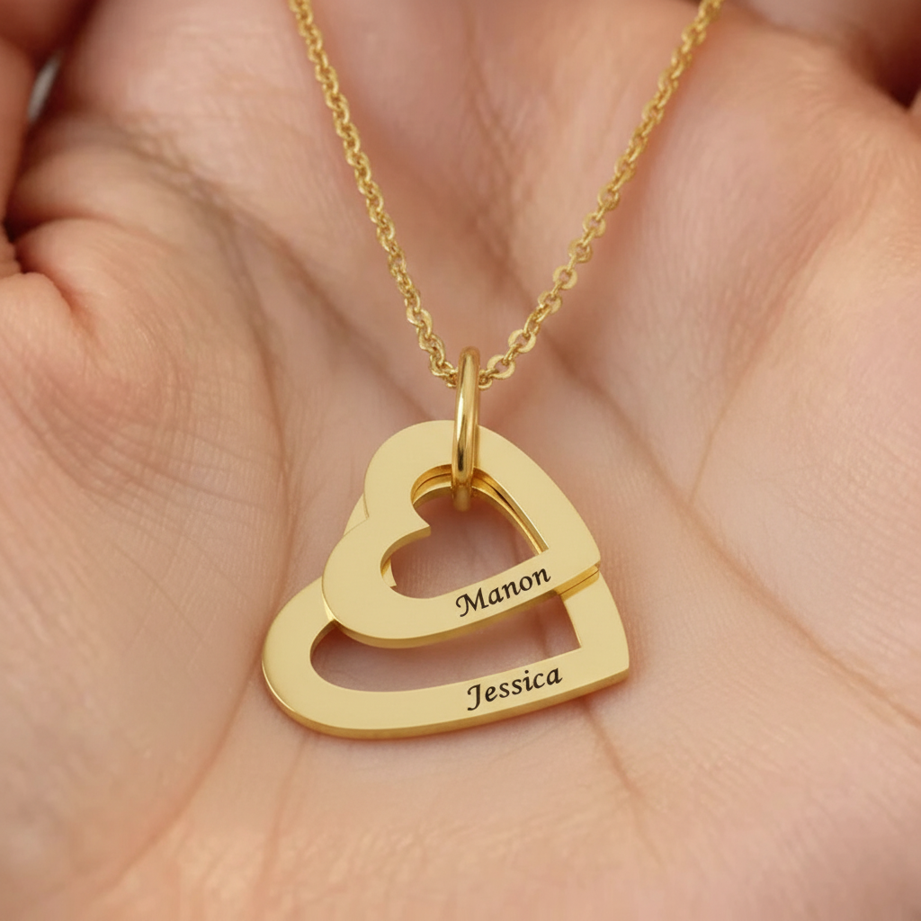 Colar com Nome "Nested Hearts"