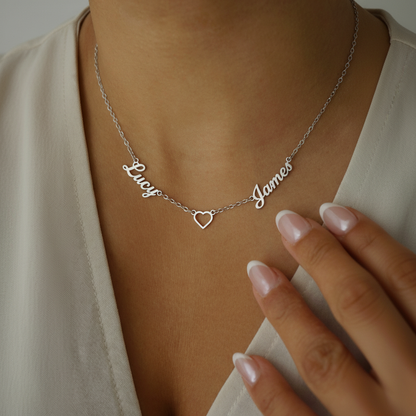 Colar de Nome "Eternal Embrace"