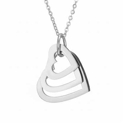 Colar com Nome "Nested Hearts"