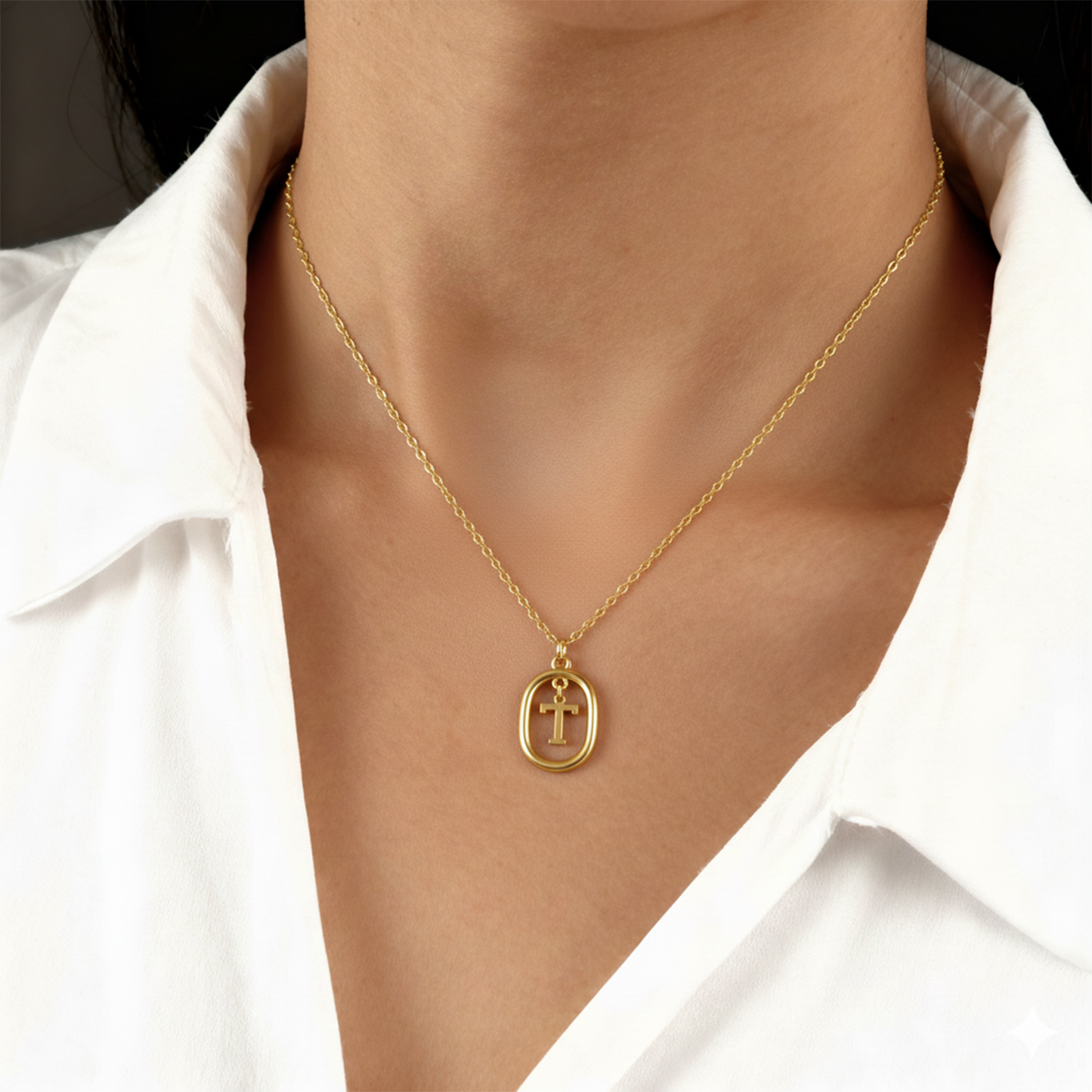 Colar com Inicial "Charm"