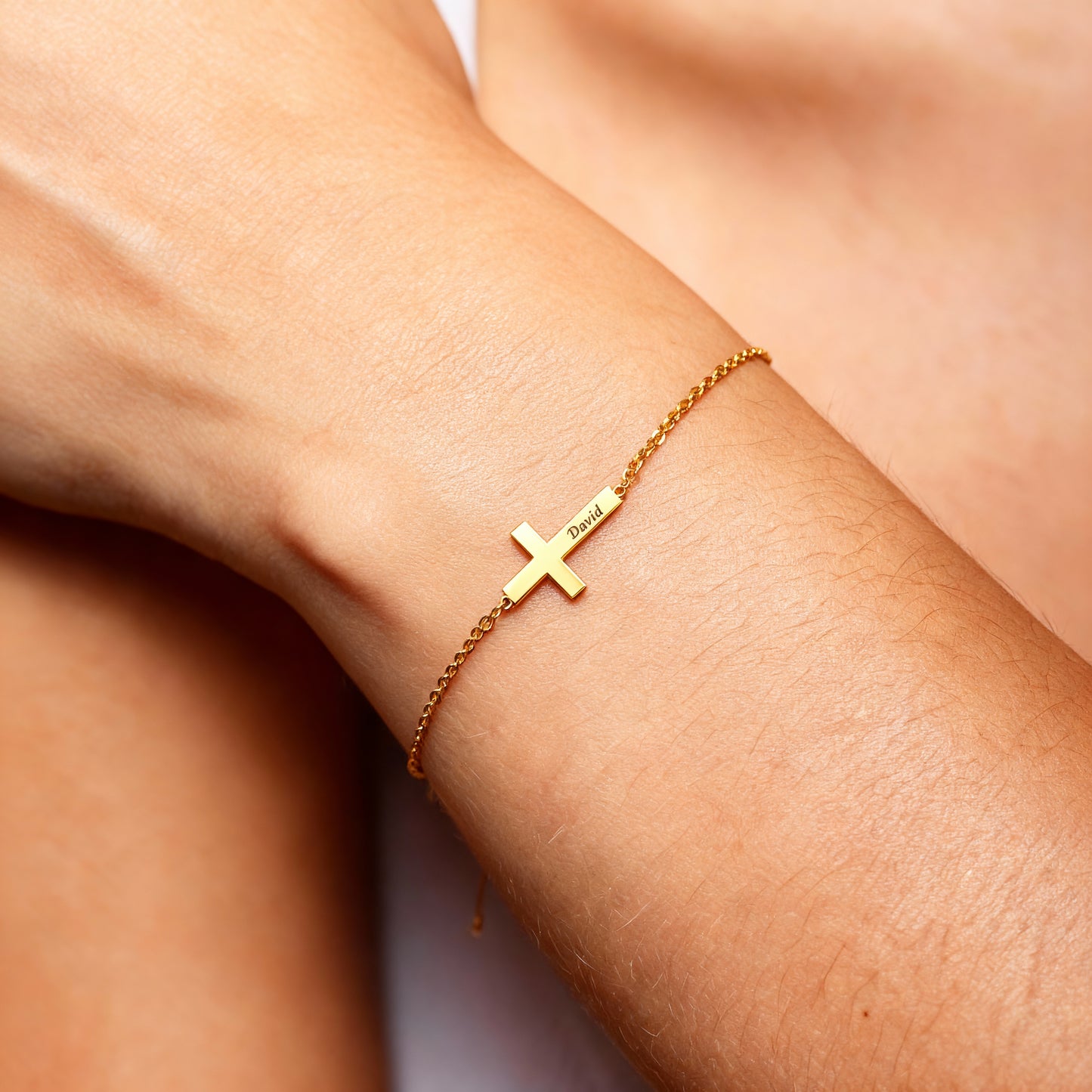Pulseira com Nome "Sideways Cross"