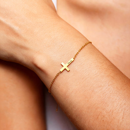 Pulseira com Nome "Sideways Cross"