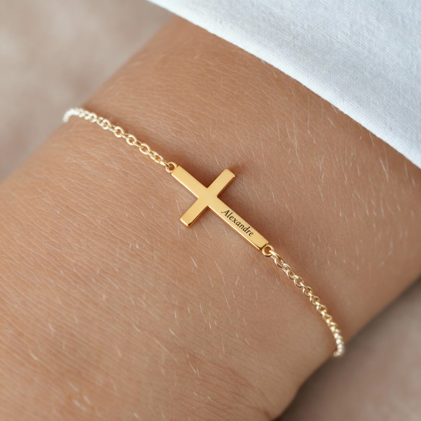 Pulseira com Nome "Sideways Cross"